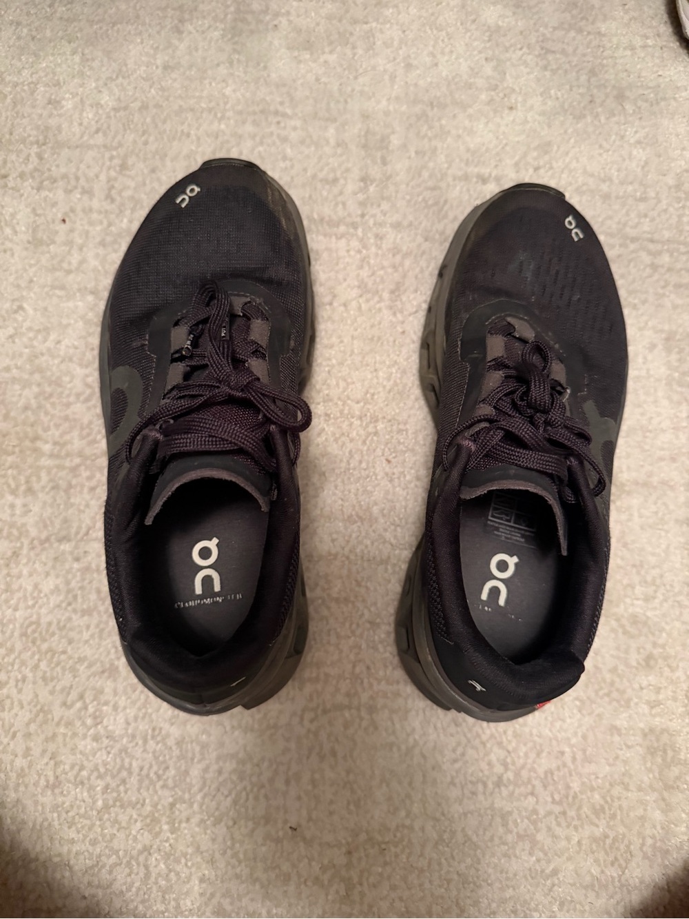 On Running Men's Black Performance Running Shoes